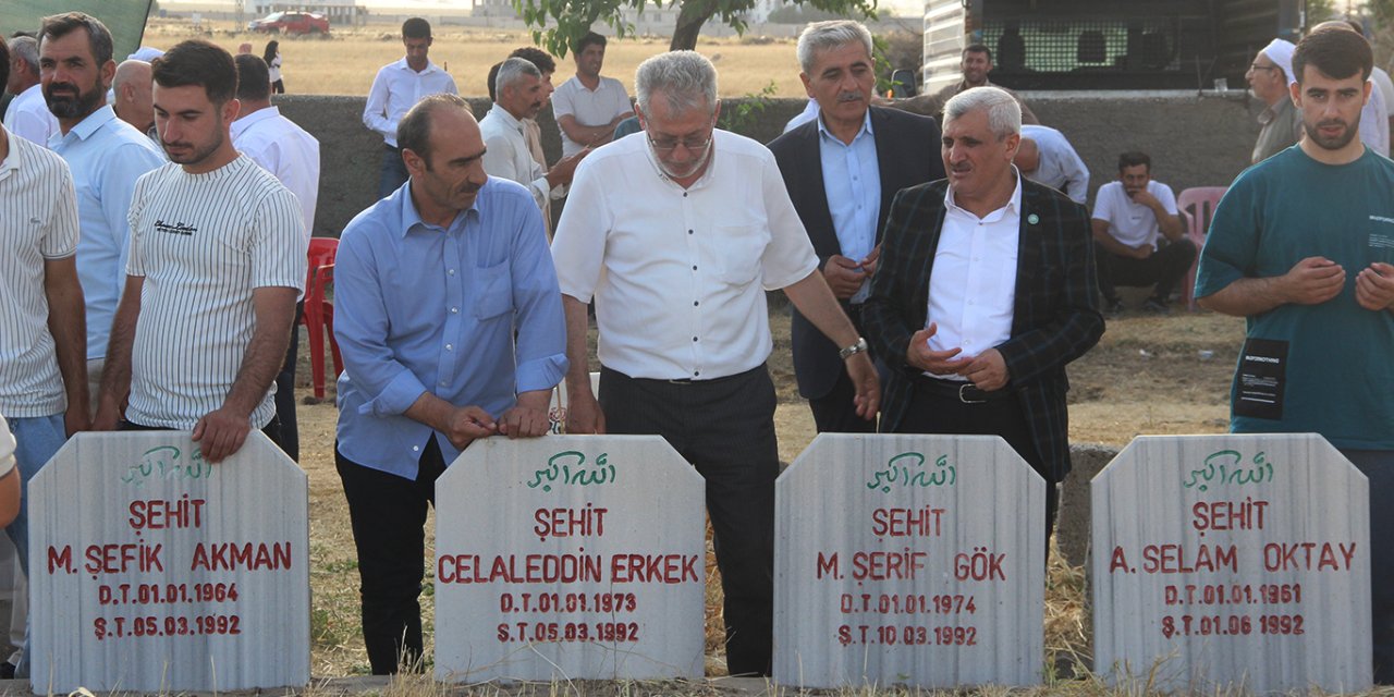 Şırnak'ın İdil Tepeköy şehitleri kabirleri başında rahmet ile anıldı