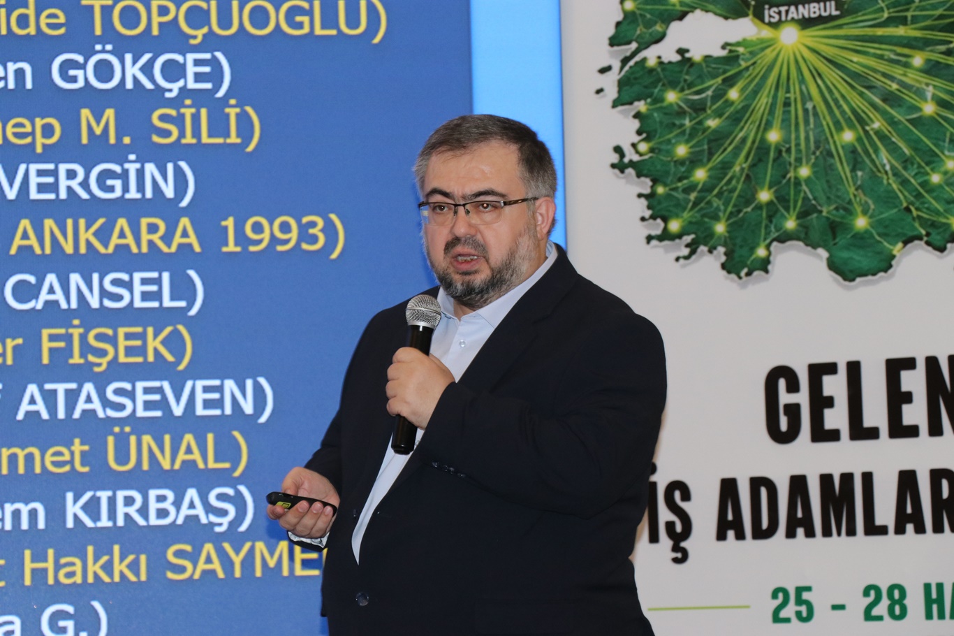 İlahiyatçı Yazar Süleyman Çakmak: Çağın tarzına değil, Allah'ın farzına itaat etmeyi çocuklarımıza öğretmeliyiz