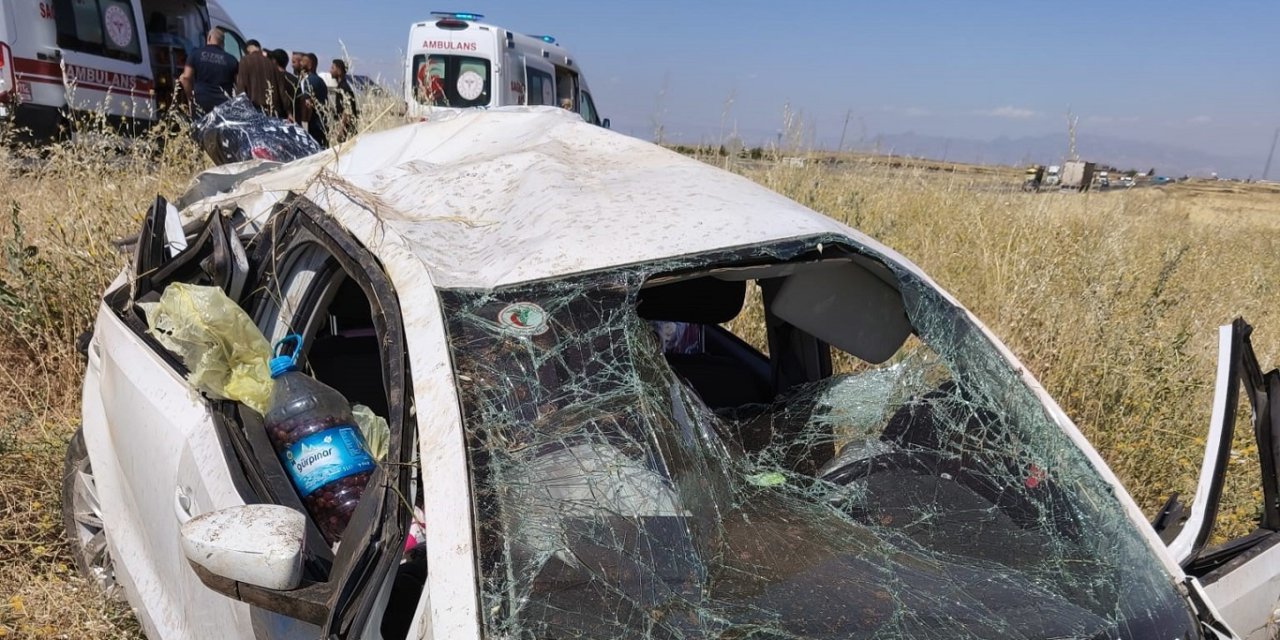 Şırnak Cizre'de otomobil şarampole yuvarlandı: Aynı aileden biri bebek 5 kişi yaralandı
