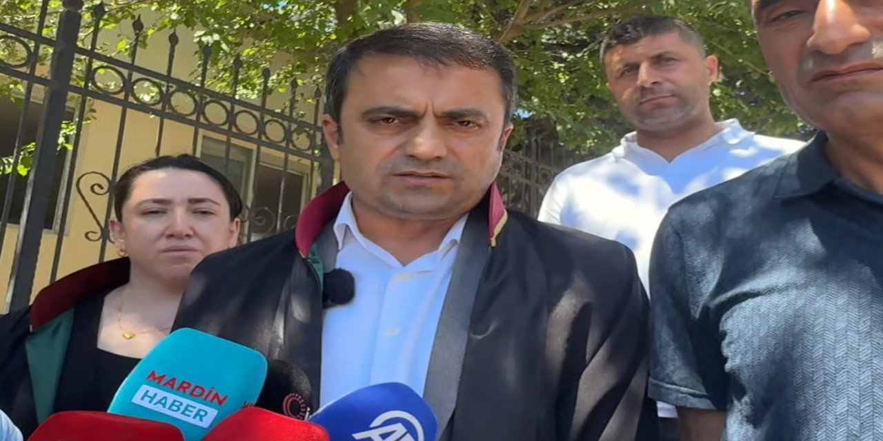 Kızıltepe'de evlerinde ölü bulunan ailenin davasında 2 sanığa tahliye kararı: Ailenin yakınları ve avukatlardan sert tepki