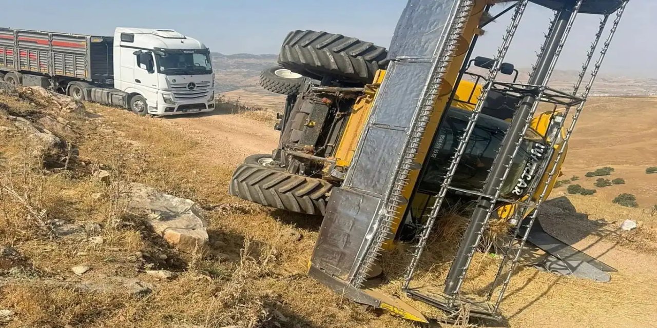 Siirt'in Kurtalan ilçesinde biçerdöver devrildi