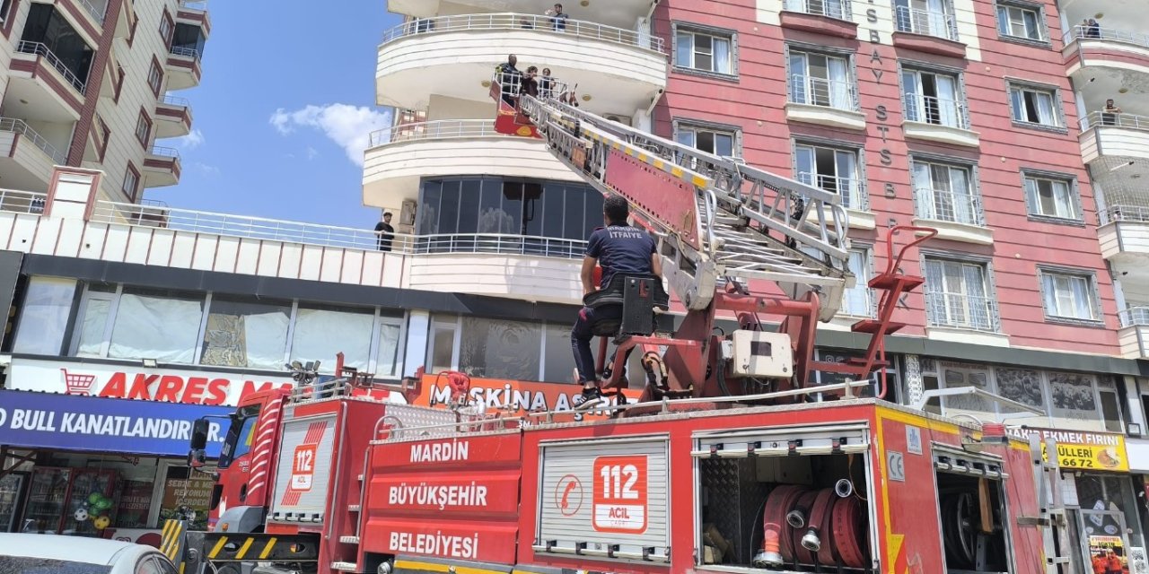 Mardin’de binada çıkan yangında 3’ü çocuk 7 kişi dumandan etkilendi