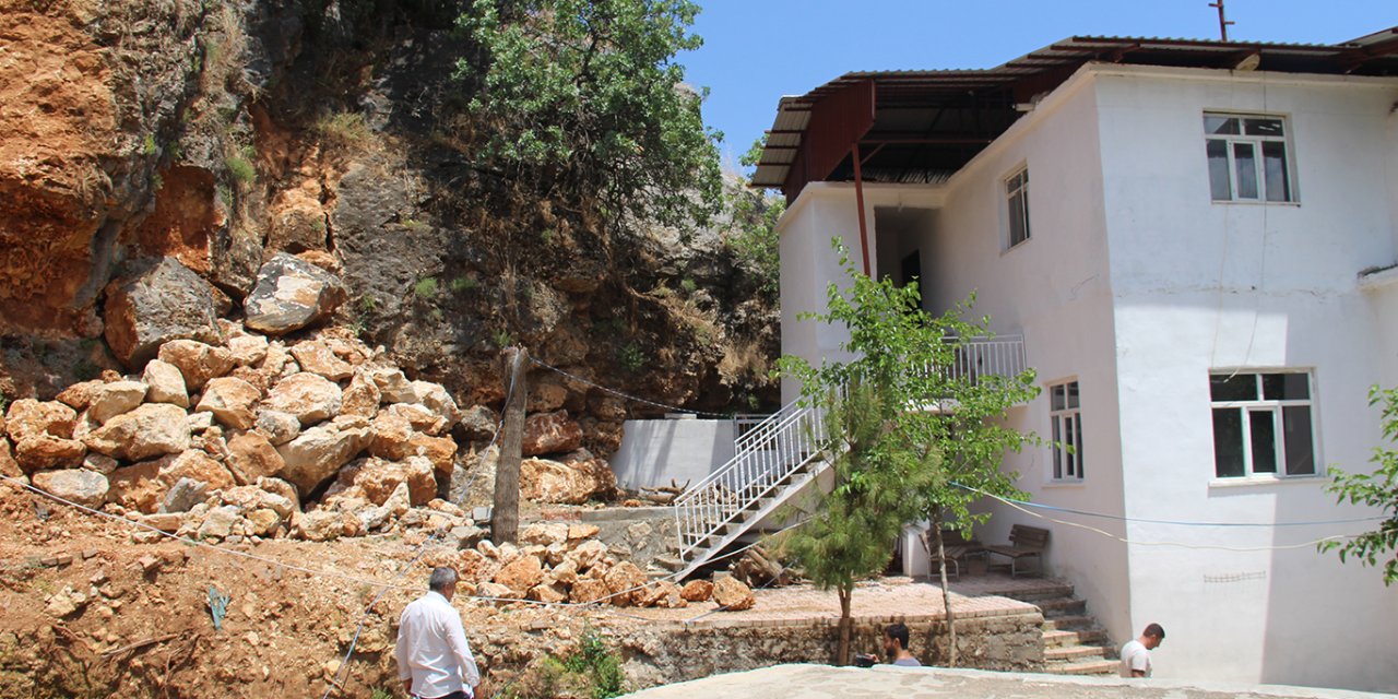 Silvan'da 4 aydır kapalı olan tarihi cami için yetkililere çağrı