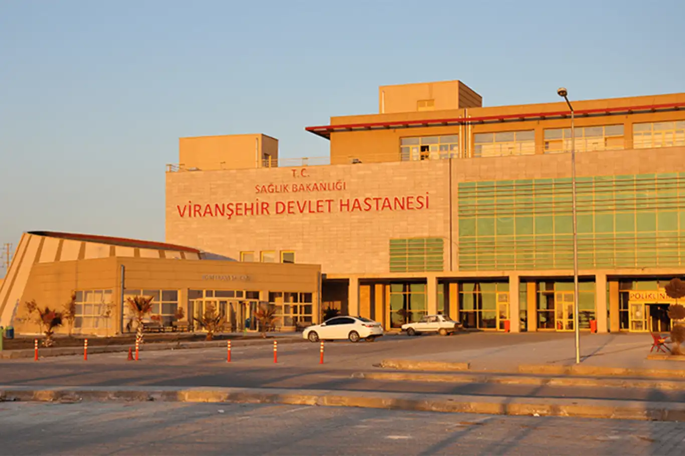Viranşehir'de halı sahada fenalaşan uzman çavuş hayatını kaybetti