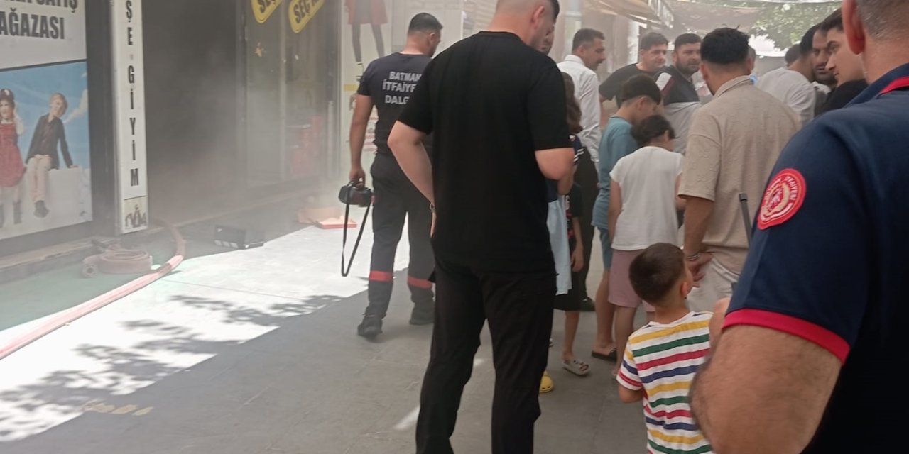 Batman'da iş yerinde yangın: Esnaf ve itfaiye seferber oldu