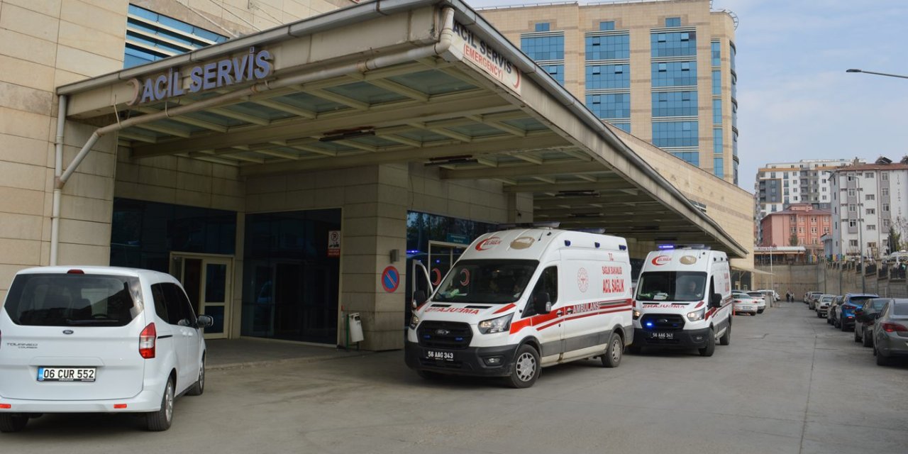 Siirt'te 5 metrelik istinat duvarından düşen yaşlı adam ağır yaralandı
