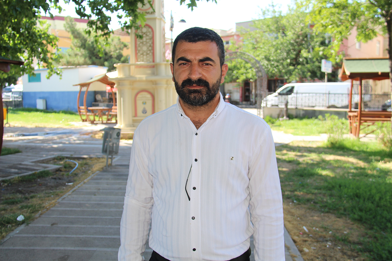 Serokê Navçeya Hênê yê HÜDA PARê Ezîz Demîr: Em ji hemû qadên xizmetê bêpar hatin hiştin