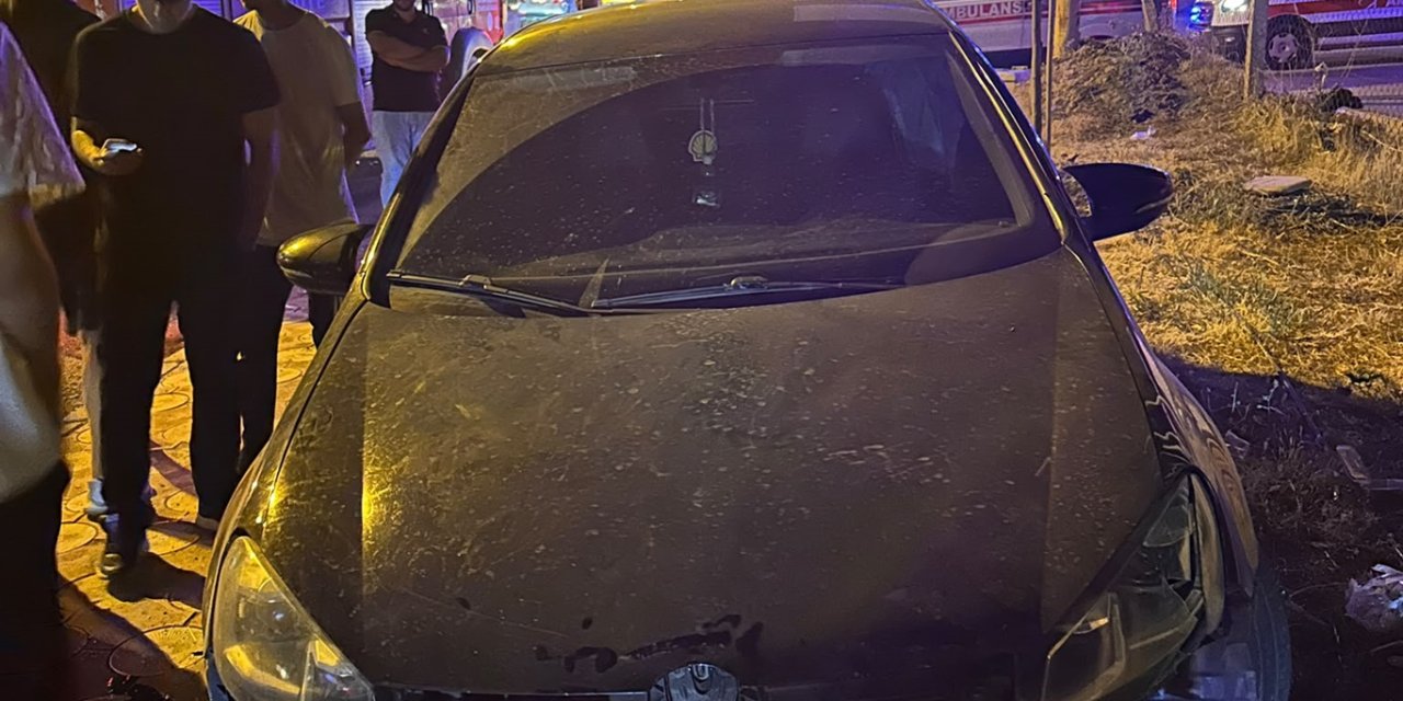 Batman'da kontrolden çıkan otomobil orta refüje çarptı: Bir yaralı