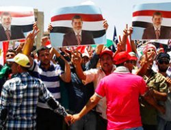 Mısır'da Mursi'ye Destek Gösterileri