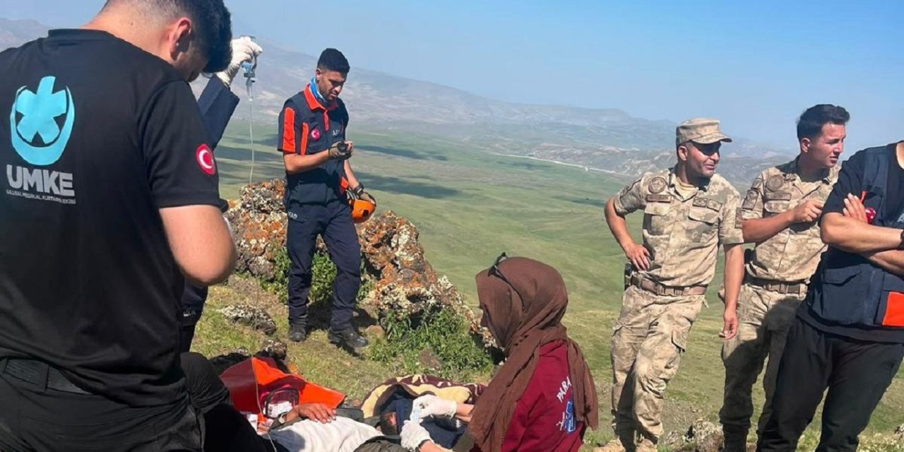 Tendürek Dağında mahsur kalan hasta 7 saatlik çalışmanın ardından kurtarıldı