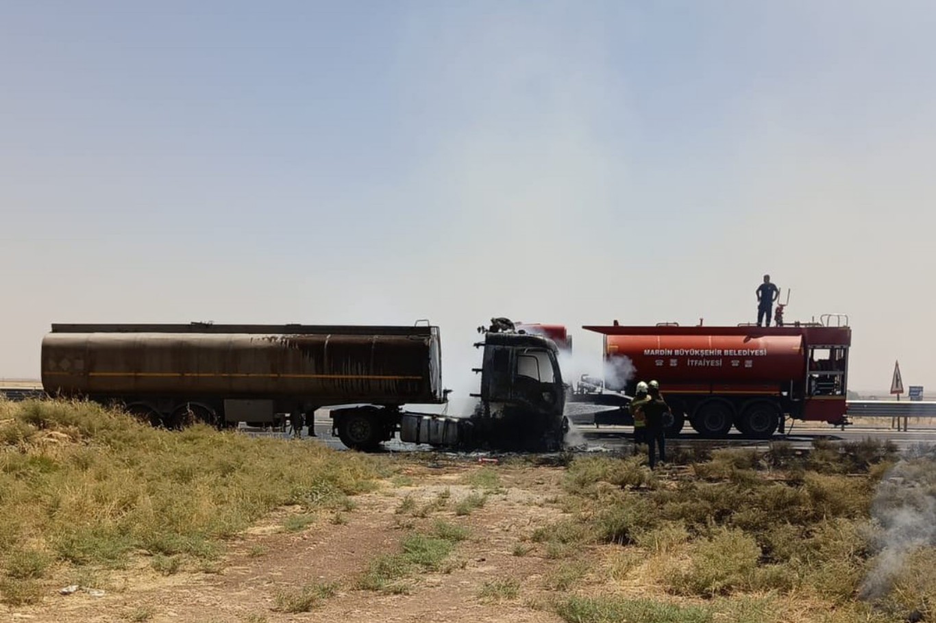 Nisêbîn de tankerê asfaltî girt avel