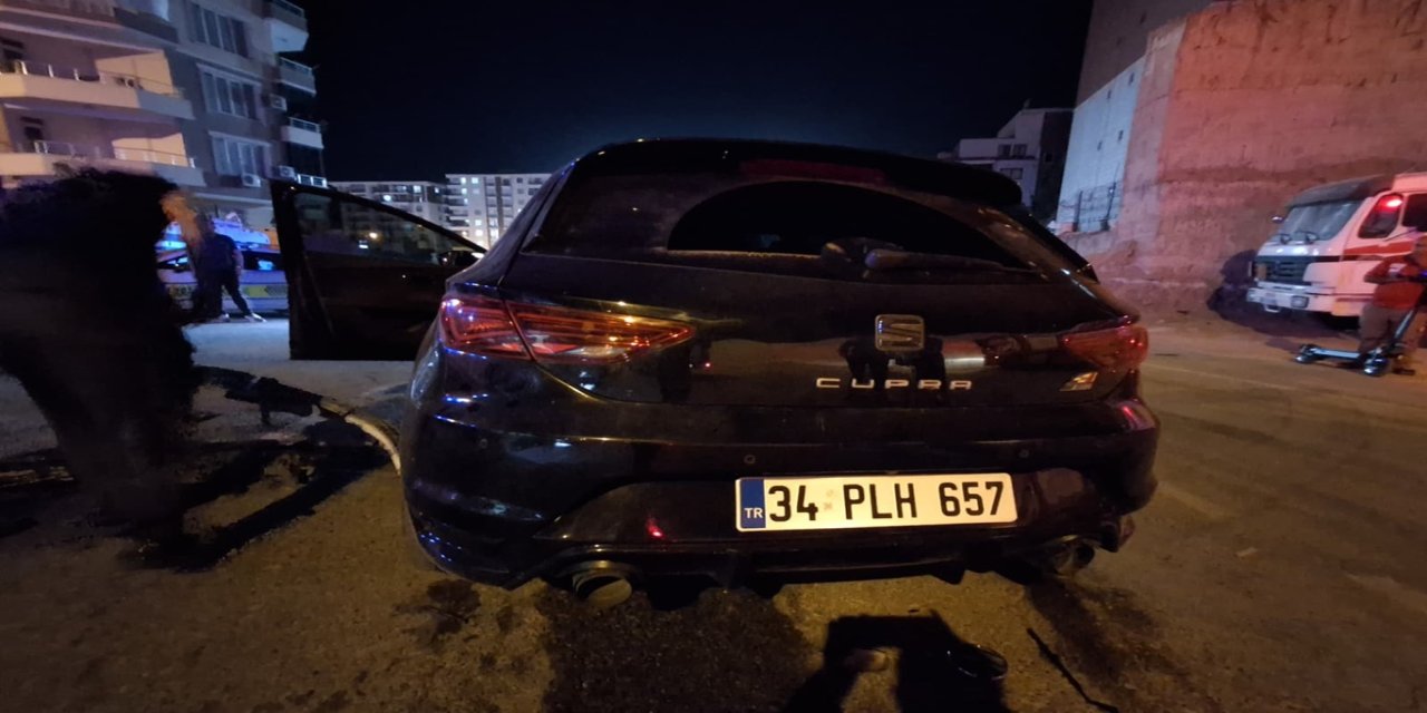 Batman'da iki otomobilin kafa kafaya çarpıştığı trafik kazasında 2 kişi yaralandı