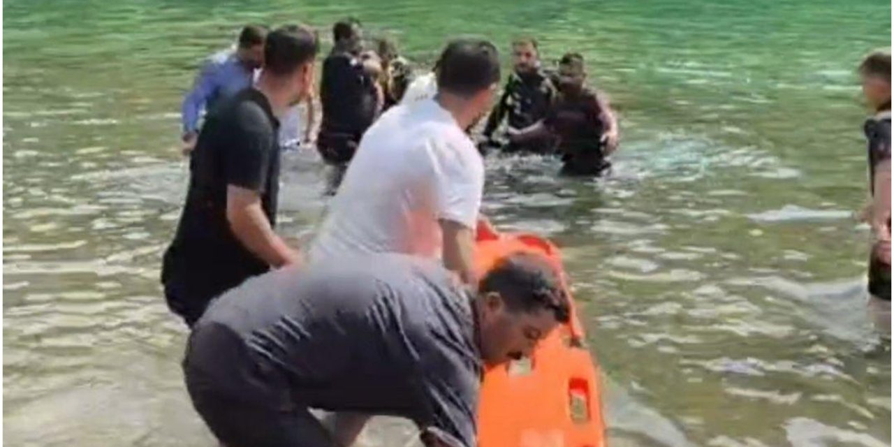 Şırnak'ta bot devrildi: Bir ölü