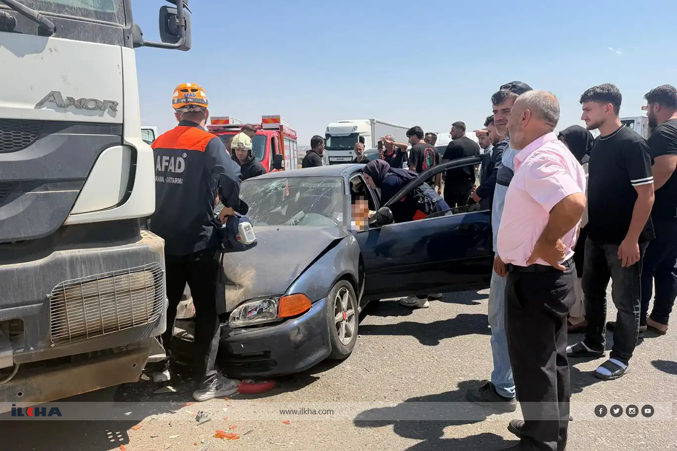 Li ser rêya Batman-Dîyarbekirê wesayîtek û qamyonek li hev qelibîn: 2 jê giran 4 birîndar