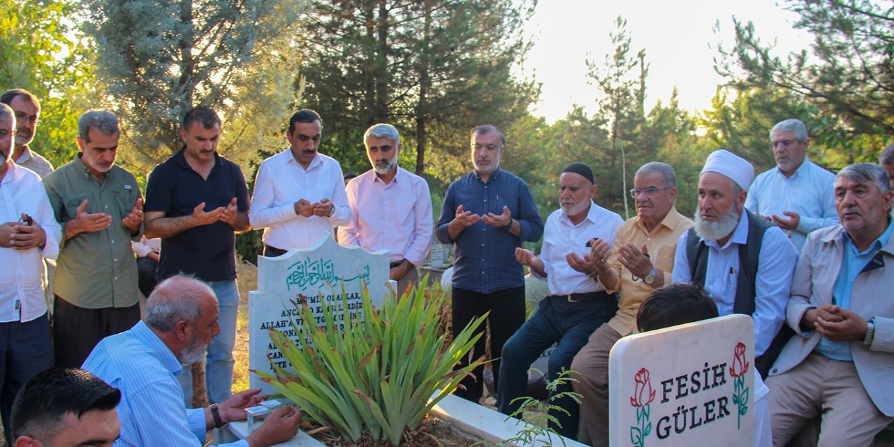 Fesîh Xoce di 6emîn salvegera wefata xwe de li ser gorê hat bibîranîn