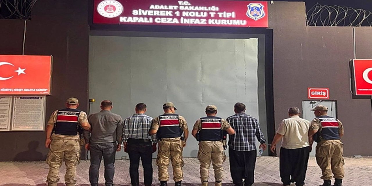 Şanlıurfa'nın Siverek ilçesinde otomobile tüfekli saldırı: 4 kişi tutuklandı
