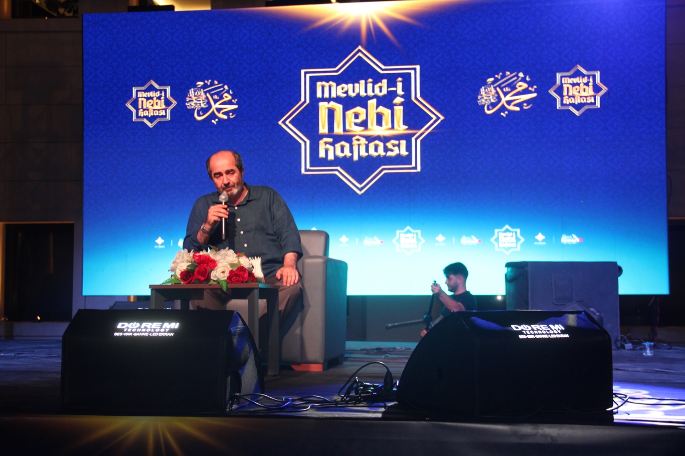 Yazar Ömer Demirbağ: Biz ona benzemek, sünnetine uymak için zorlanırız