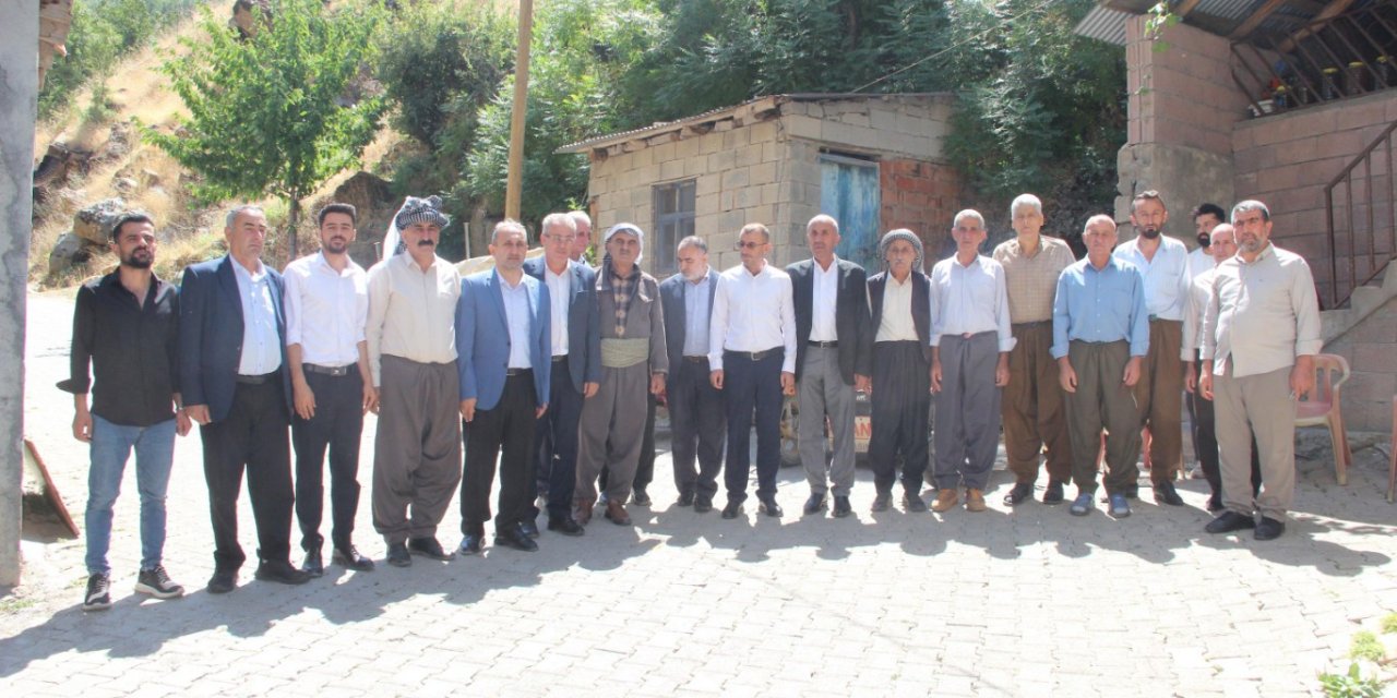HÜDA PAR Milletvekili Demir, Şırnak'ta vatandaşların sorunlarını dinledi