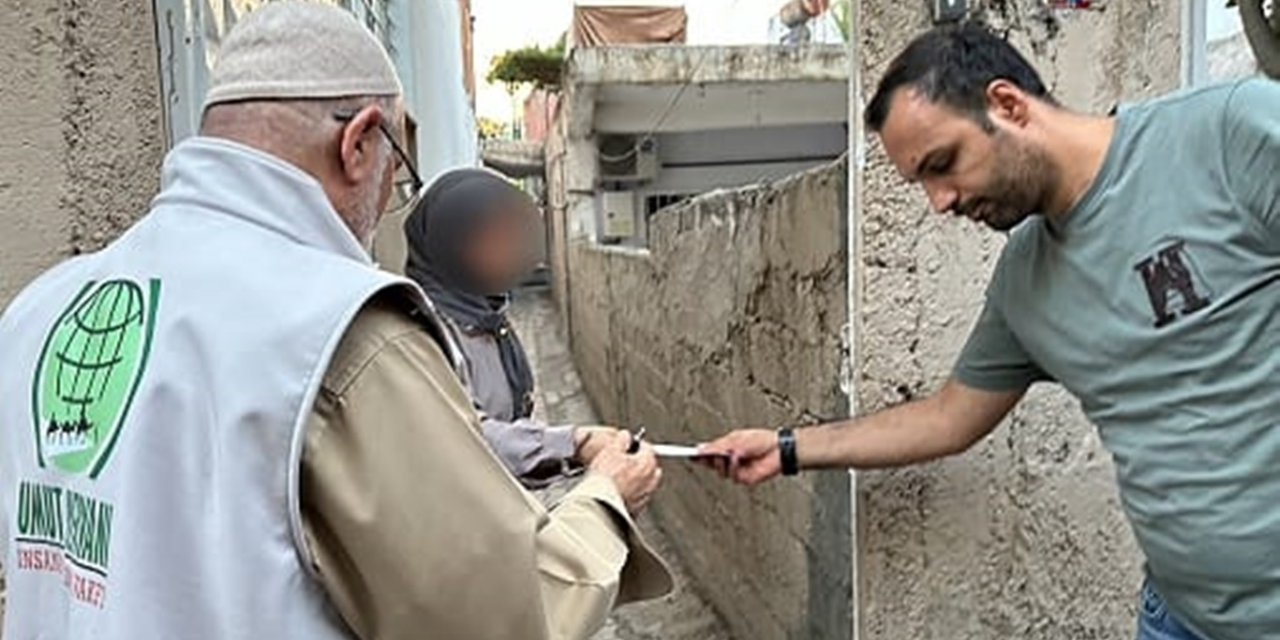 Umut Kervanı Batman'da mağdur ailelere nakdi yardım ulaştırdı