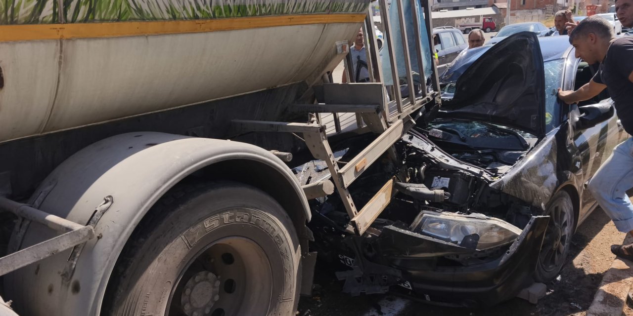 Çınar-Diyarbakır yolunda otomobil sulama aracına çarptı, 1 yaralı