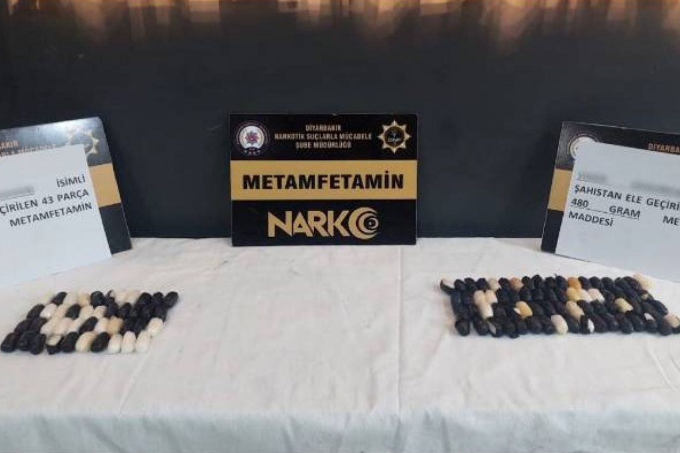 Diyarbakır'da midelerinde uyuşturucu taşıyan 2 şüpheli tutuklandı