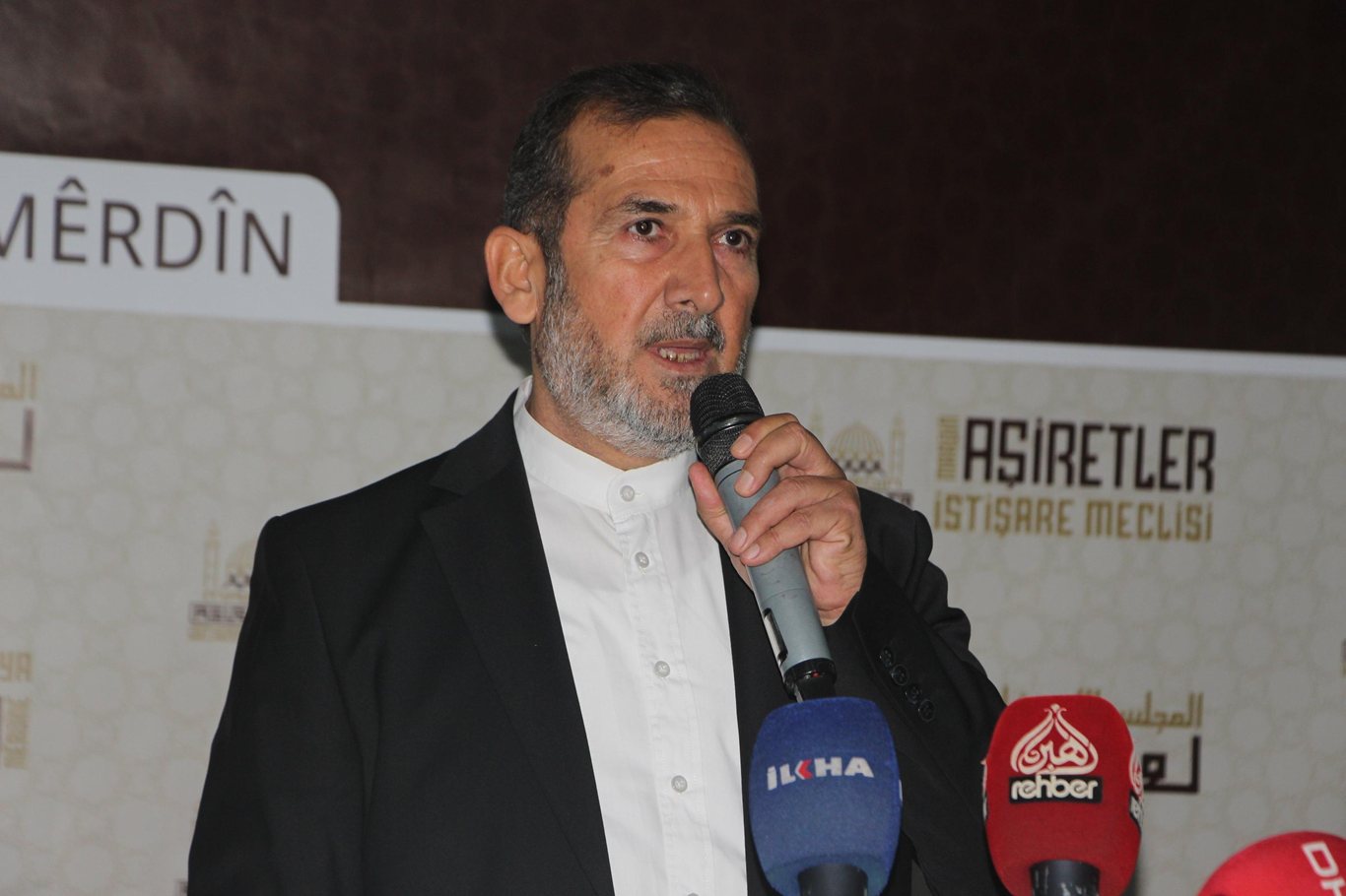Mele Fesîh Memîş: Em ji Komxebata Meclîsa Şêwirmendîya Eşîran nexşerêyek karîger hêvî dikin