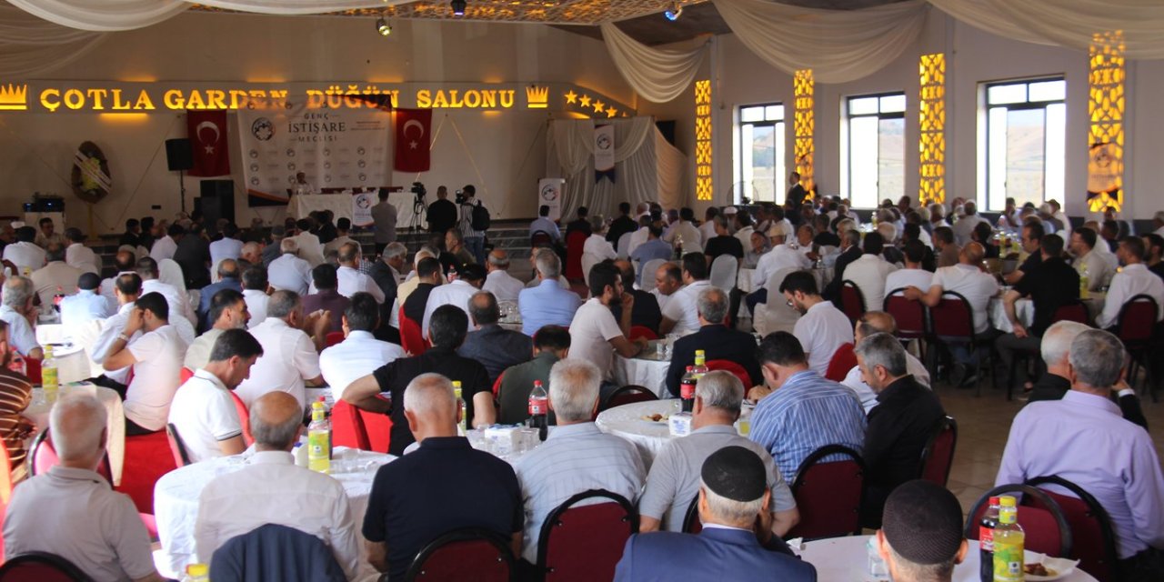 Bingöl'de "Aile, Bağımlılık ve Değerler Eğitimi" Çalıştayı önemli çözüm önerileri sunuyor