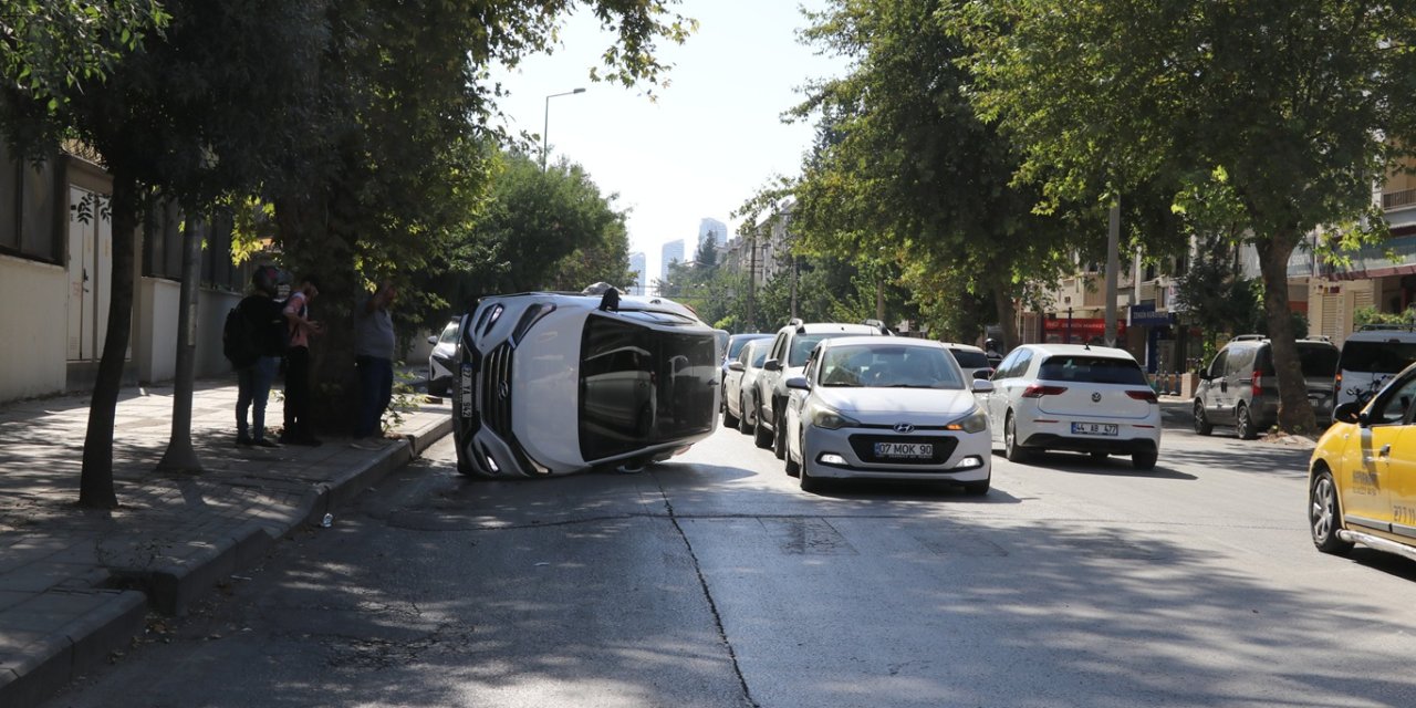 Gaziantep'te kontrolden çıkan SUV araç kaza yaptı
