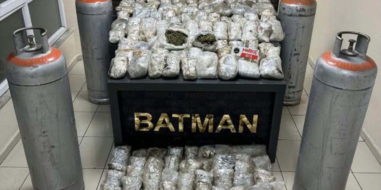 Batman'da sanayi tüplerine zulalanmış 87 kilo skunk ele geçirildi