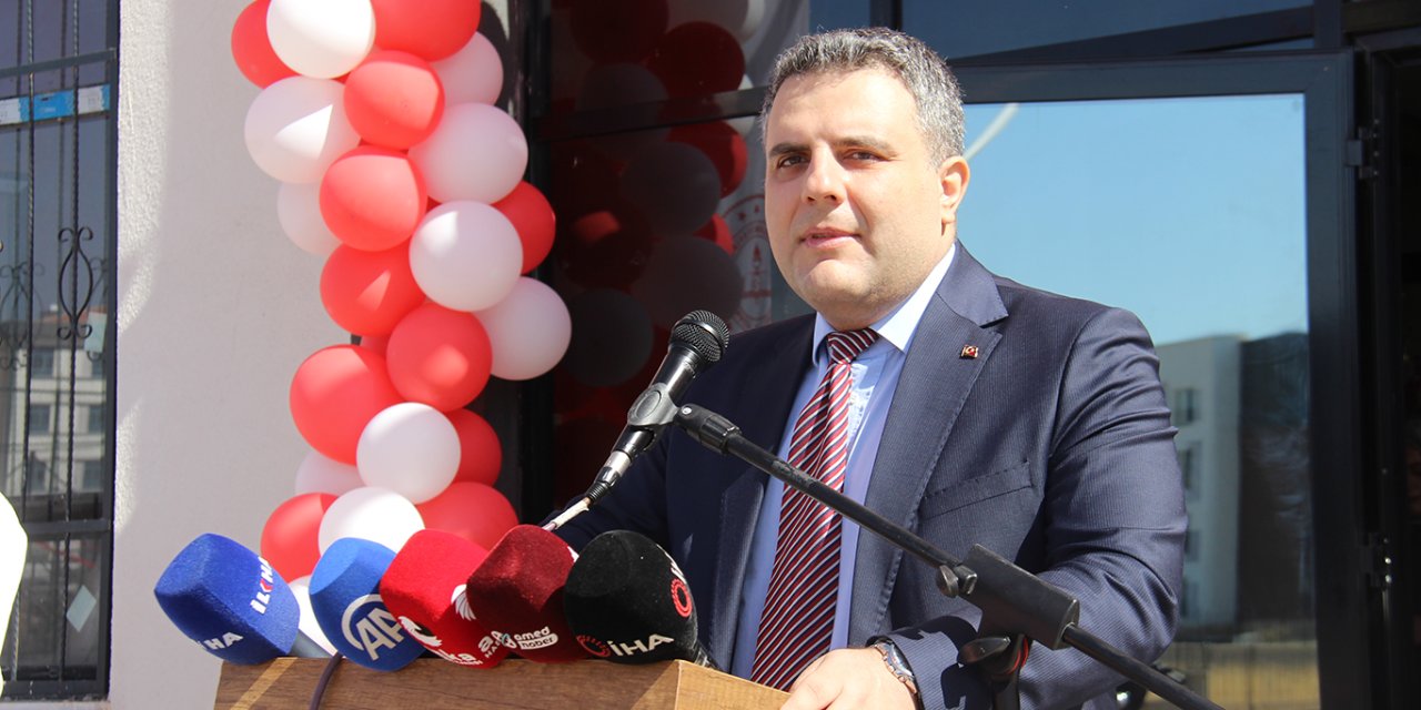 Diyarbakır'da hizmete açılan okulda "İlköğretim Haftası" kutlandı