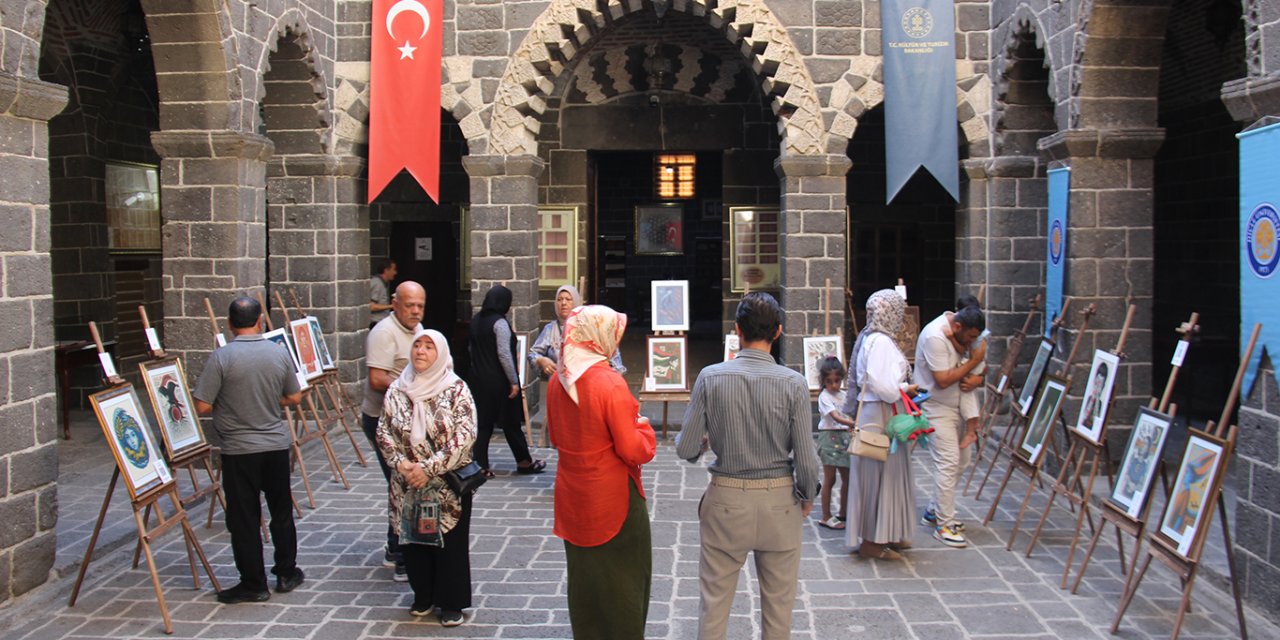 Diyarbakır'da Gazze'nin acısı ve direnişini anlatan sergi açıldı