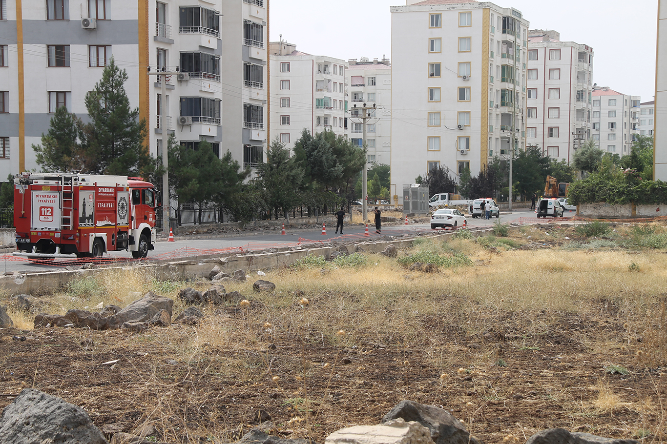 Diyarbakır'da doğalgaz sızıntısı: Mahalle yaya ve araç geçişine kapatıldı