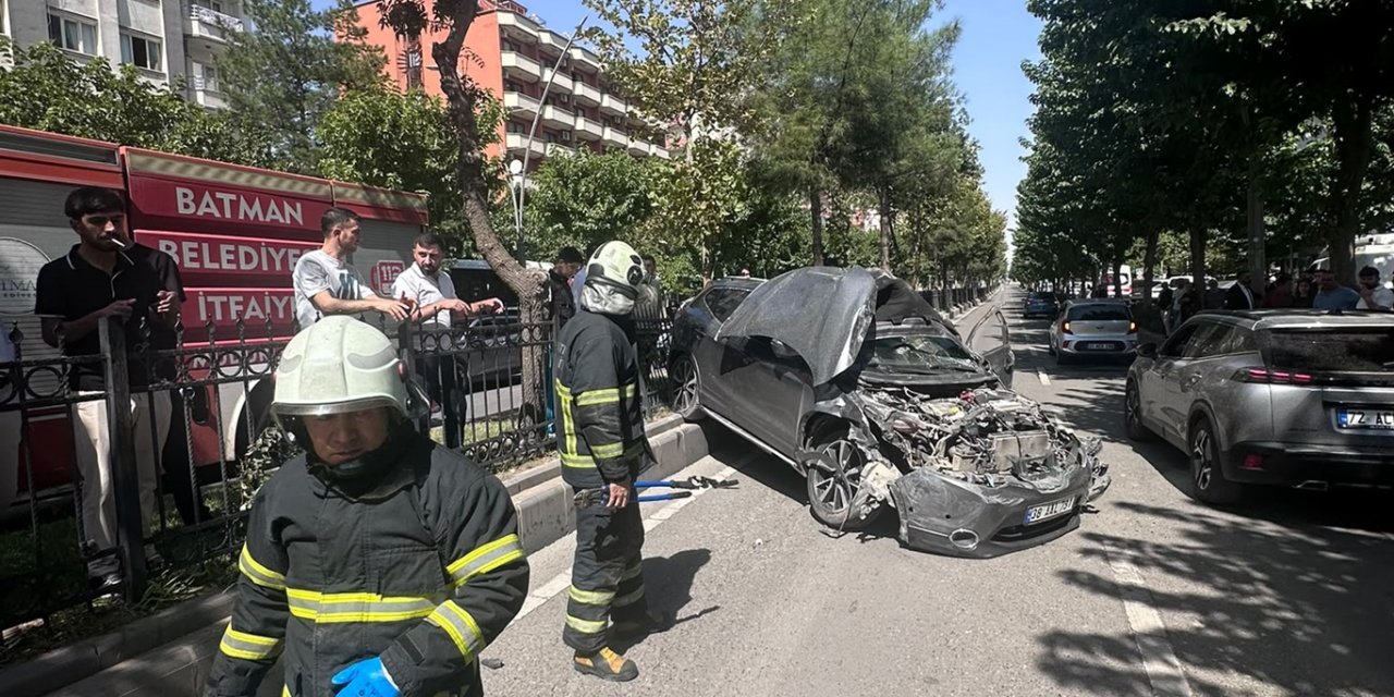 Batman'da kontrolden çıkan otomobil takla attı