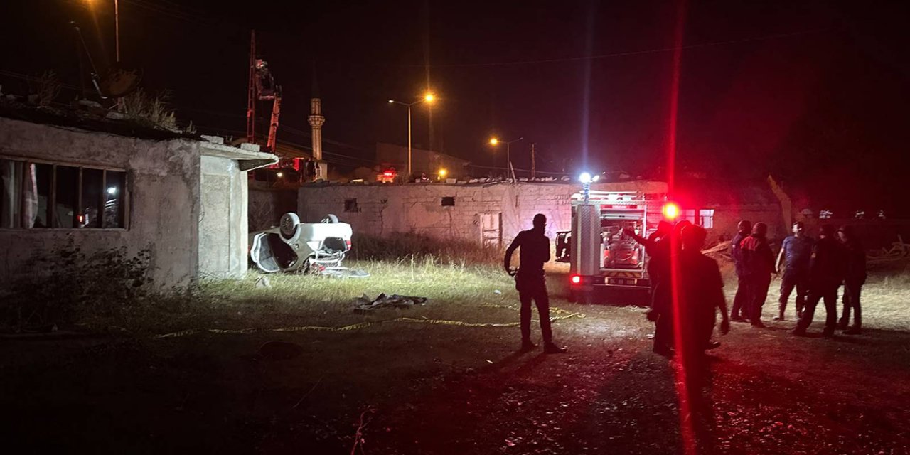 Ağrı'da bir sürücü bisikletliye çarpmamak için direksiyonu kırınca kaza yaptı