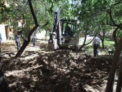 Merkez Camii bahçesi düzenleniyor