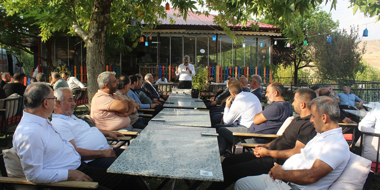 HÜDA PAR Milletvekili Faruk Dinç Elazığ’da vatandaş ve çiftçilerin sorunlarını dinledi
