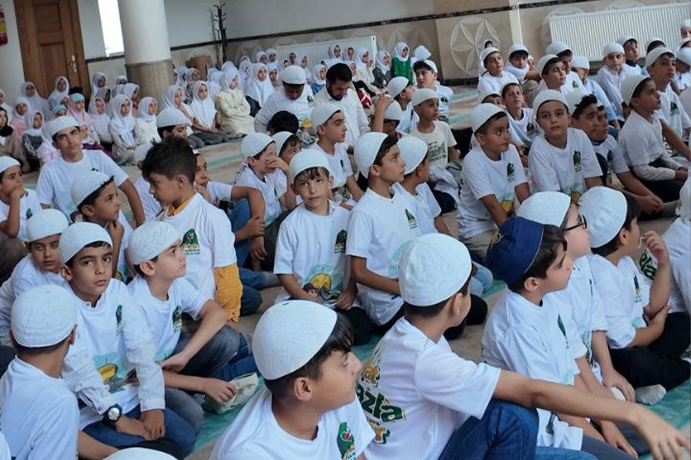 Li Xarpêtê zarok di bernameya 'Jiyan bi Nimêjê Xweş e' de hatin cem hev