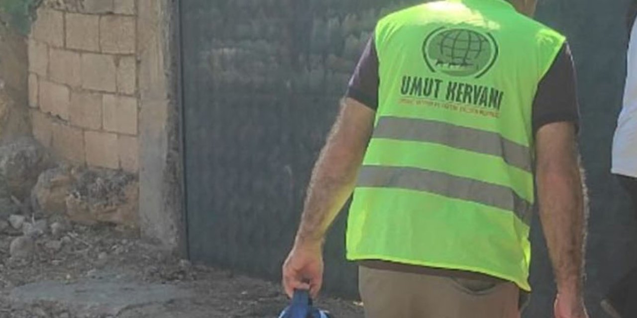 Şanlıurfa'da ihtiyaç sahibi öğrencilere kırtasiye ve çanta desteği