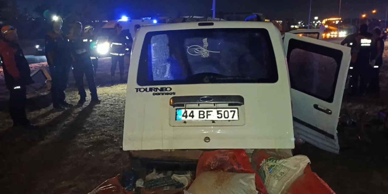 Malatya'da feci kaza: 2 ölü, 3 yaralı