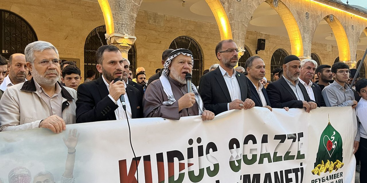 Şanlıurfa'da Mescid-i Aksa'ya destek için sabah namazında buluştular
