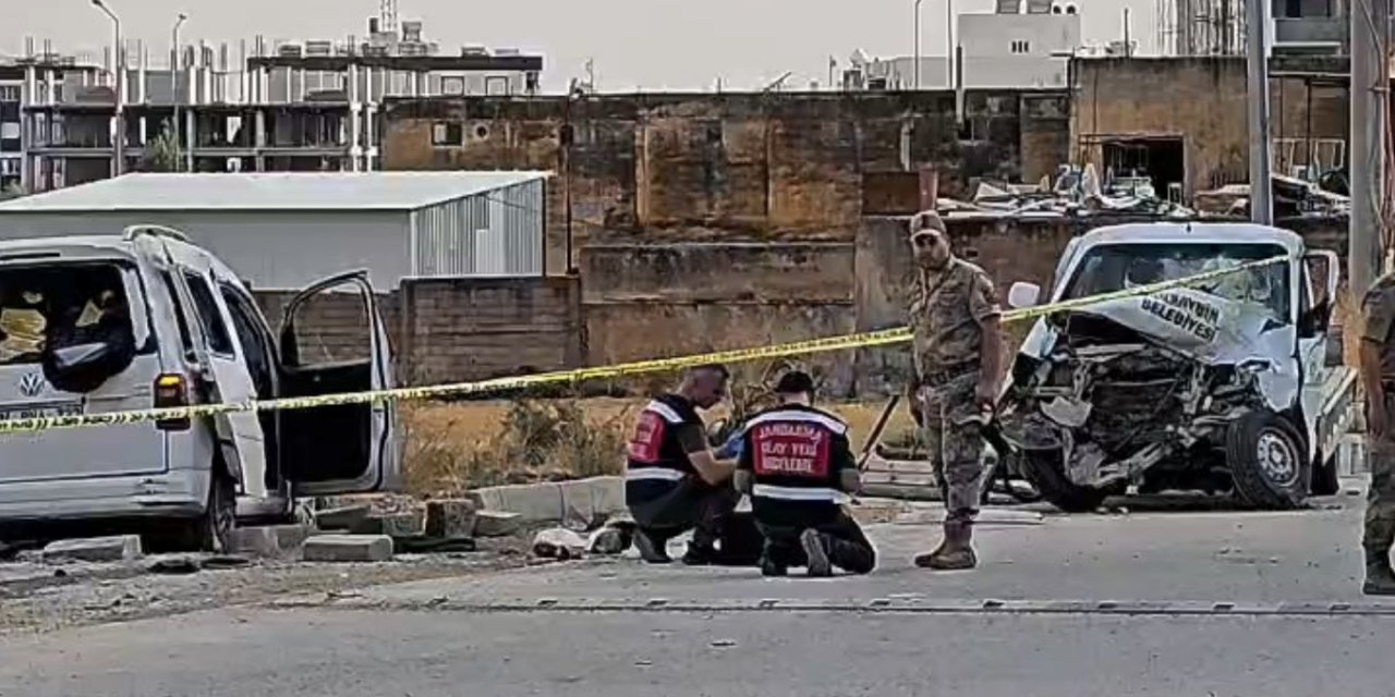 Mardin Nusaybin’de hafif ticari araç belediye personeline çarptı: 1 ölü, 2 yaralı