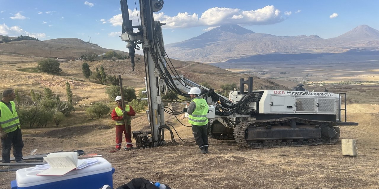 Vali Bozkurt'tan Durupınar Formasyonu ve Hz. Nuh’un Gemisi araştırmaları açıklaması