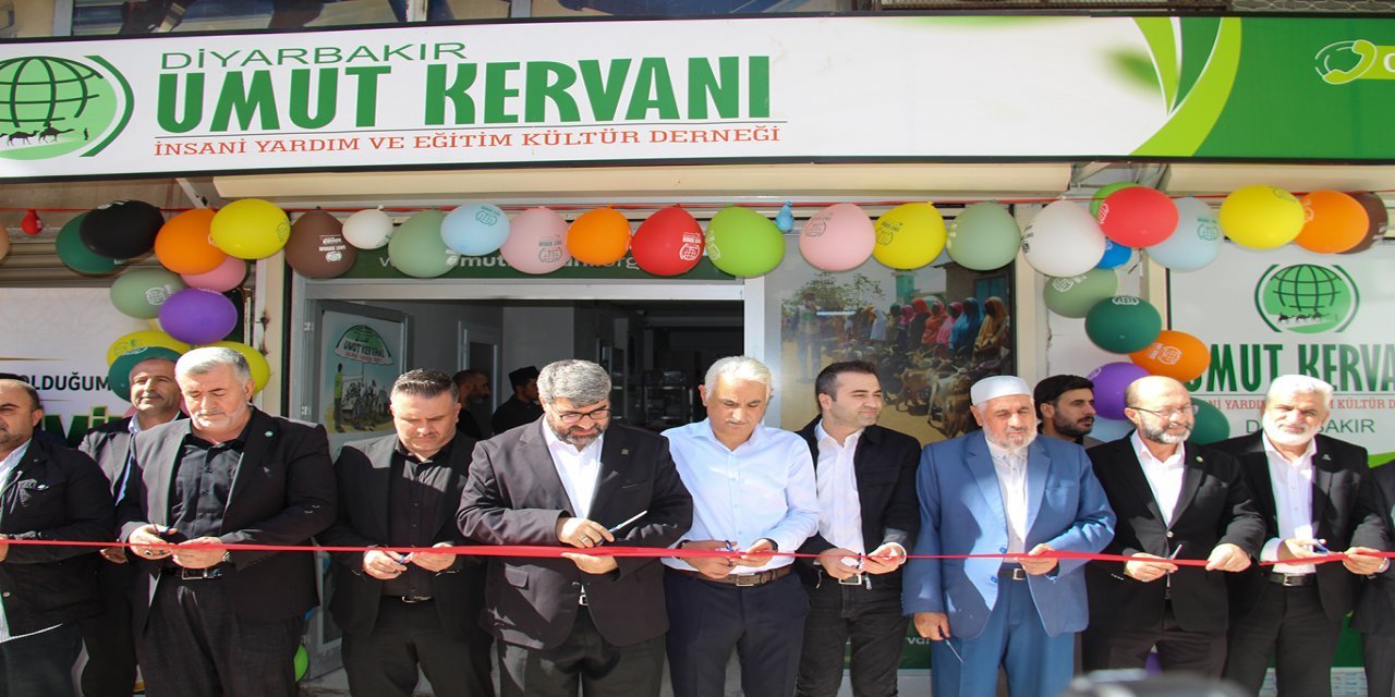 Karwana Umûdê li Diyarbekirê bazara civakî vekir