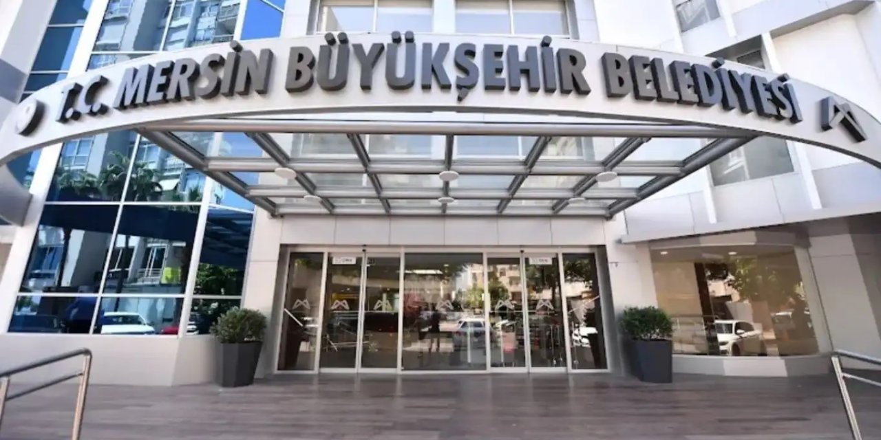 Mersin'de 3 belediyeye yönelik soruşturmada 59 şüpheli adliyeye sevk edildi
