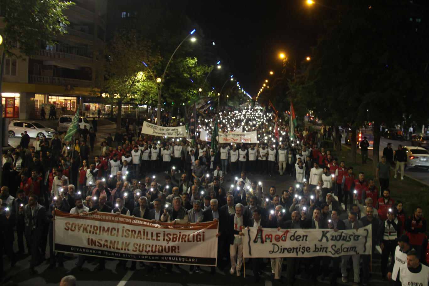 Diyarbakırlılar Aksa Tufanı'nın 3'üncü yıldönümünde Gazze için meydanlardaydı