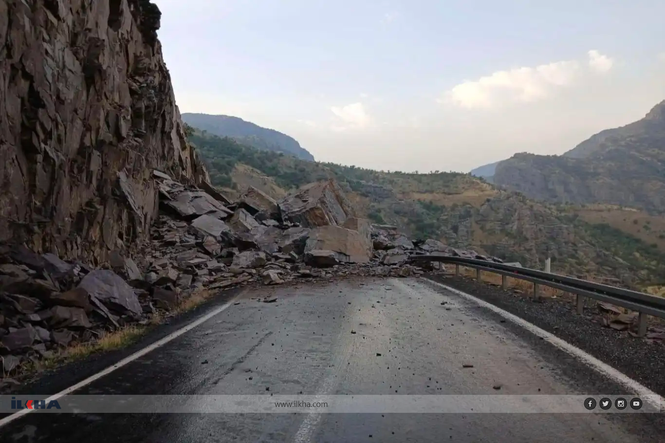Şırnak-Beytüşşebap yolu kopan kaya parçaları nedeniyle ulaşıma kapandı