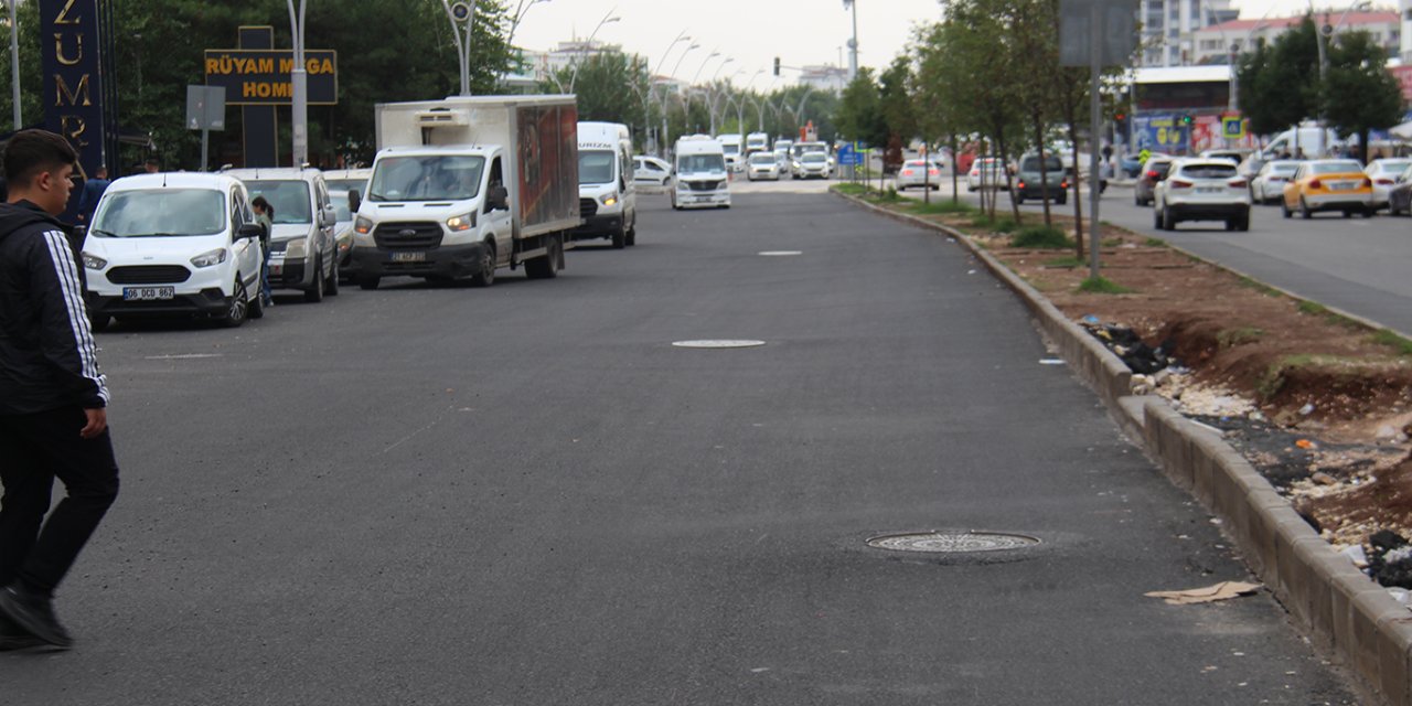 Diyarbakır'da aylarca beklendi, ortaya çıkan yol tepki çekti
