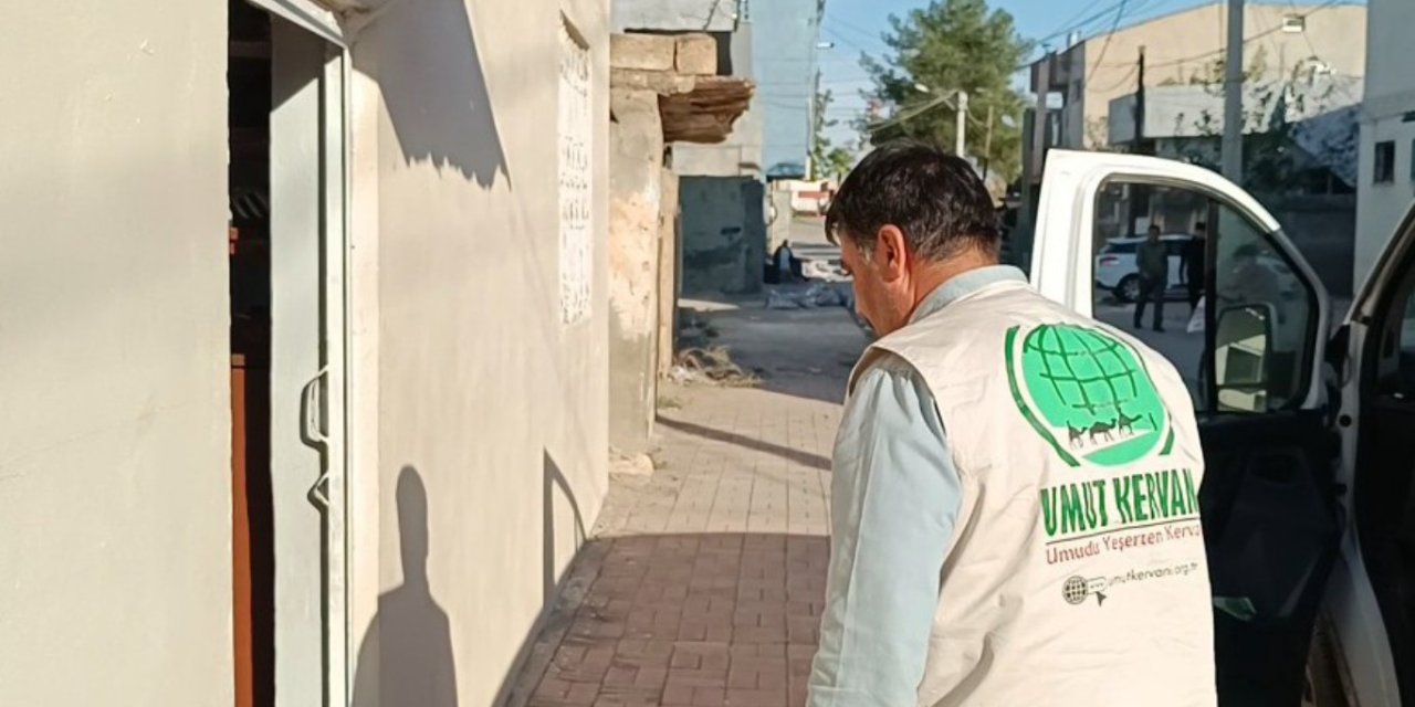 Umut Kervanı'ndan Kızıltepe’de onlarca aileye gıda yardımı