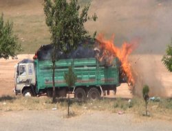 Çınar'da Sigara izmariti koca kamyonu yakıyordu VİDEO