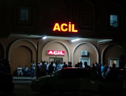 Lastiği patlayan minibüs şarampole yuvarlandı